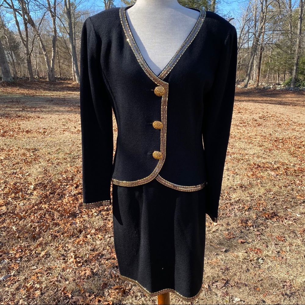 ST. JOHN EVENING SUIT JACKET SKIRT BLACK GOLD 10